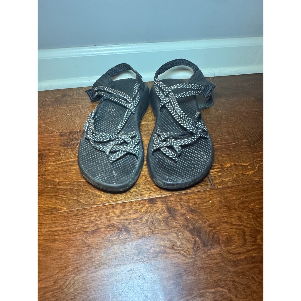 Chaco Z Cloud 2 Womens Size 9 Black White Patterned Strappy Toe Loop Sandals